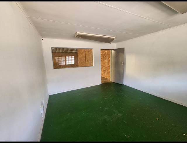 172M² WAREHOUSE TO LET IN WADEVILLE